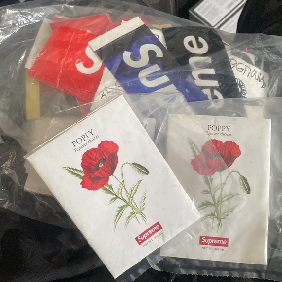 Supreme sticker pack - Picture 2 of 3